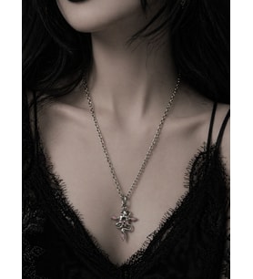 Gotik Yılan Figürlü Pembe Detaylı Metal Kolye Unisex