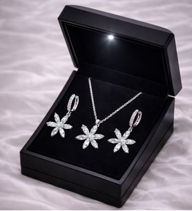 Işıklı Özel Hediye Kutusunda 925 Ayar Gümüş Lotus Çiçeği Kadın Kolye & Küpe Set Farklı Renk Seçenekli (Beyaz)