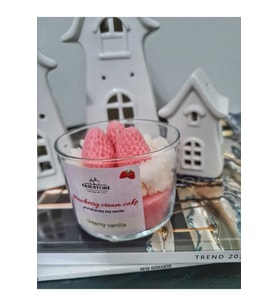 Candles Strawberry Cupcake Çilekli Mum Vanilya Amber Kokulu Hediyelik Dekoratif Soya Mum