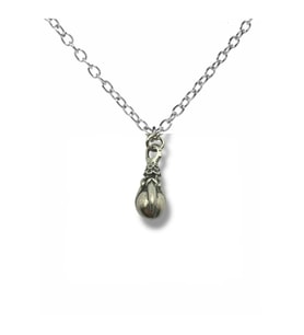 Gotik Ejderha Pençesi Figürlü Unisex Kolye – Gücün ve Efsanenin Simgesi (Gümüş)