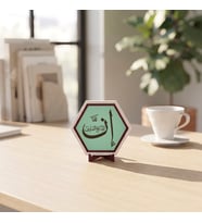 Kaligrafik İnnellâhe Meas-Sâbirîn Yazılı Modern Dekoratif Obje, Yaşam Alanlarına Estetik ve Anlam Katan Şık Tasarım 10x10 cm
