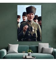 Tekli Dikey Kanvas Duvar Tablosu Yeşil Üniformalı Atatürk