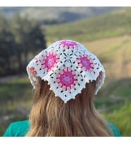 Tığ İşi Örgü Üçgen Bandana: Saç Bandı (Pembe)