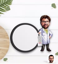 BK Gift Kişiye Özel Erkek Göz Doktoru Karikatürlü Ahşap Bardak Altlığı-1