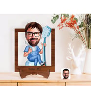 BK Gift Kişiye Özel Erkek Diş Hekimi Karikatürlü Ahşap Standlı 3D Biblo-2 (Beyaz)