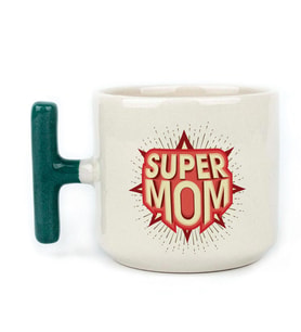Süper Mom Kırmızı Baskılı Yeşil Kulplu T Kupa