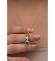925 Ayar Gümüş Rose Kaplama Mistik Topaz Taşlı Damla Model  Kolye