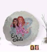 BK Gift Kişiye Özel Kız Kardeşler Karikatürlü Yuvarlak Dekoratif Kırlent Yastık-1