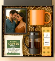 Kişiye Özel Premium Fotoğraflı French Press Kahve Hediye Seti – Filtre Kahve, Kupa, Kolonya ve Ahşap Çerçeve Seti Sevgiliye Kupa Kırmızı,sarı, turuncu, mavi, siyah mermer desen 5 Renk Kupa Seçenegiyle