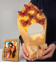 Kişiye Özel Fotoğraflı Led Işıklı Aynalı 35 CM Büyük Boy Kırmızı Kelebek Buketi  Romantik Hediye