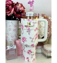 Stanley x LoveShackFancy Quencher H2.0 FlowState Tumbler Çiçek Desenli Limited Edition Termos Bardak Pipetli Takım Kutulu 40 OZ (1.18 L)