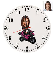 Kişiye Özel Motorcu Kadın Tasarımlı Karikatür Duvar Saati 58