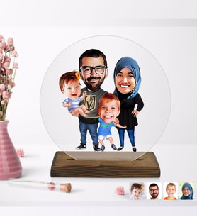 BK Gift Kişiye Özel Tesettürlü Aile Karikatürlü Yuvarlak Ahşap Standlı Biblo-3