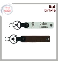İşe Başlayanlara Hediye, Türk Yazısı Temalı İsim Yazılı 2’li Anahtarlık Takım, Beyaz-Kahve