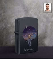 Kişiye Özel Uzay Karikatürlü UV Baskılı Siyah Benzinli Cakmak Bay-3