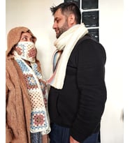 El Yapımı Hediyelik Yünlü Atkı , Tığ İşi Unisex Atkılar , Sevgililer için Çift Atkıları (Bej-Kahve)