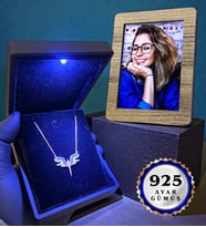 Fotoğraflı ve Premium Işıklı Kutusunda 925 Ayar Gümüş Melek Kolyesi