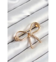 Zirkon Taş Detaylı 3D Fiyonk Figürlü Gold Renk Kadın Broş