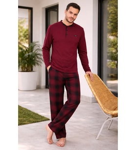 Erkek Bordo Düğmeli Uzun Kollu Pijama Takımı – Şık & Rahat Ev Giyimi

-6300-7