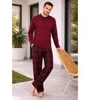 Erkek Bordo Düğmeli Uzun Kollu Pijama Takımı – Şık & Rahat Ev Giyimi

-6300-7