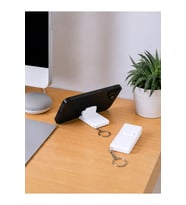 3Dmarketi 3’ü 1 Arada Mini Telefon Tutucu Anahtarlık Charm – Beyaz 3,5 × 7 × 1 cm