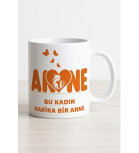 İyi Ki Varsın İyi Ki Benim Annemsin Bu Kadın Harika Bir Anne Yazılı Özel Tasarım Kupa Bardak Yeni Anneye Hediye Bebek ve Kelebek Figürlü