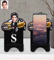 BK Gift Kişiye Özel Plakalı Erkek Opel Mokka Karikatürlü Ahşap Biblo Telefon Standı-1