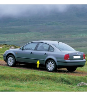 VW Passat B5 1997-2000 Sol Arka Kapı Çıtası Siyah Plastik 3B0853753
