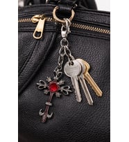 Gotik Kırmızı Renk Detaylı Metal Anahtarlık Unisex Aksesuar