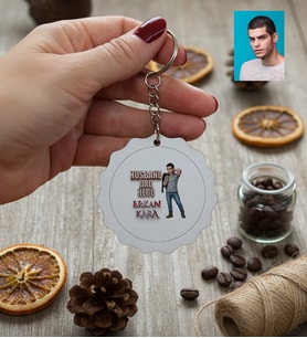 Kişiye Özel Karikatürlü Babaya Hediye Husband Dad Hero Anahtarlık Babalar Günü Hediyesi