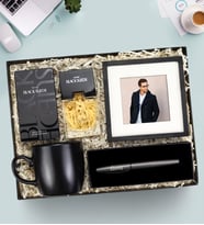 Avon Black Suede Erkek Parfüm & Siyah Mat Kupa & Siyah Paspartulu Çerçeve & Özel Kutusunda Antrasit Roller Kalem Erkeğe Hediye Seti