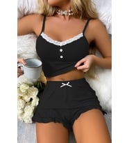 Merry See Dantelli Askılı Crop Üst ve Fırfır Paça Mini Şortlu Pijama Takım
