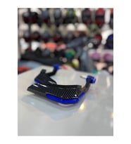 MANET KORUMA KARBON DESEN RÜZGAR KORUMA MAVİ RENK ÜNİVERSAL22MM GİDONLARA UYUMLUDUR MT25 R25 N MAX