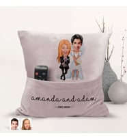 BK Gift Kişiye Özel Sevgililer Karikatür Tasarımlı Organizer Kumanda ve Atıştırmalık Cepli Pembe Kırlent Yastık-16 Arkadaşa Hediye, Cepli Yastık