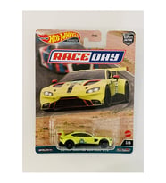 Hot Wheels Premium - Race Day - Aston Martin Vantage Gte