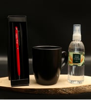 Kişiye Özel Kırmızı Touchpen& Siyah Kupa& Eyüp Sabri Tuncer Beyaz Çay Kolonya Hediye Seti