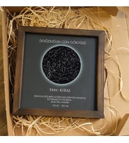 DOĞDUĞUN GÜN GÖKYÜZÜ HARİTASI GERÇEK AHŞAP ÇERÇEVELİ  20X20CM
