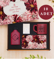 Kadınlar Günü 10’lu Set   Dekoratif Ahşap Kutu, Ahşap Sunumlu Fincan, Aromalı Kahve, Kolonya,