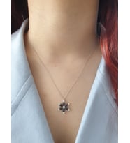 MAGRİB 925 ayar gümüş siyah lotus çiçekli kadın gümüş kolye