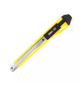 DELİ 2031 PLASTİK DAR MAKET BIÇAĞI 9mm (0.4mm KALINLIK)(YEDEK BIÇAKLI)(SK5 JAPON ÇELİĞİ)