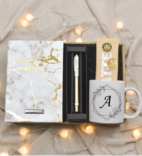 Kişiye Özel Beyaz Mermer Desenli Defter& Beyaz/Gold Detaylı Roller Kalem& Harf Baskılı Kupa& Kahve Dünyası Kahve Hediye Seti