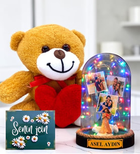 Kişiye Özel Yazılı 3 Fotoğraflı RENKLİ Led Işıklı Şans Melekli Fanus ve Kalpli Peluş Ayıcık