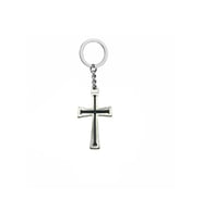 Zincir Figürlü Haç Anahtarlık – Zamak Metal Unisex Gotik ve Sembolik Aksesuar