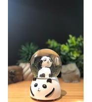 Panda Temalı Işıklı Müzikli Kar Küresi Orta Boy