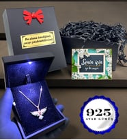 Sizlere Özel İsimli Kutuda 925 Ayar Gümüş Zümrüdü Anka Kuşu Kolye - Işıklı Kolye Kutusunda