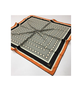 Geometrik Desen Gold Seri Twill Eşarp Eşarp Askısı ile Birlikte 90x90 cm Turuncu