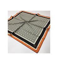 Geometrik Desen Gold Seri Twill Eşarp Eşarp Askısı ile Birlikte 90x90 cm Turuncu