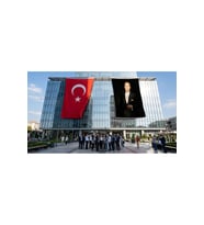 Asil Duruşlu Atatürk Bayrak ve Türk Bayrağı Premium Raşel Kumaş 2'li Set 10x15 metre ATA79