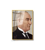 Dikey Çerçeveli Cam Atatürk 25 Modern Ev Dekoru Duvar Sanatı Ev Ofis Tablosu (Altın)