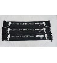 Atkı Vaktiyle Bir Atsız Varmış Var Olsun Yazılı Örme Atkı (Siyah)